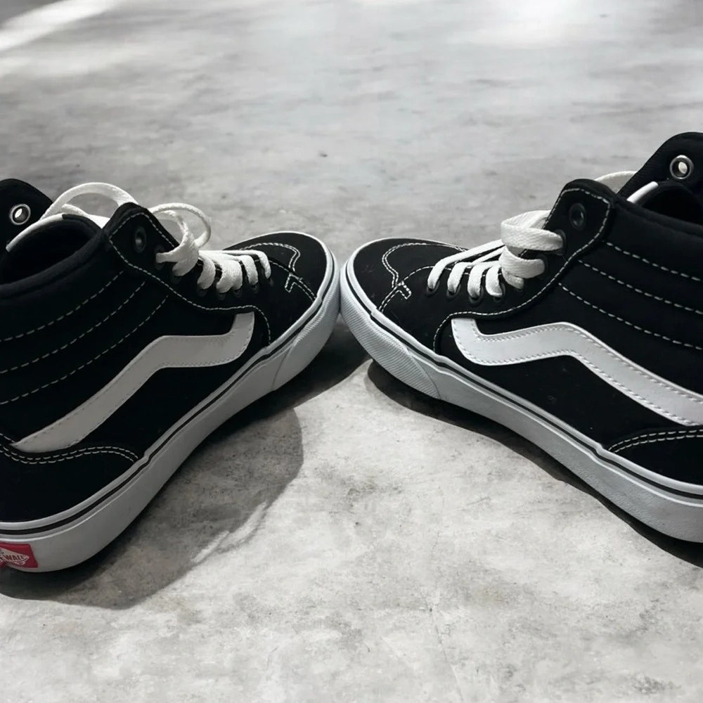 Vans Black and White High-Top Sneakers - Picture 3 of 10